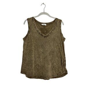 Zenana Crinkle Wash V-Neck Sleeveless Tank in Brown - Sz S